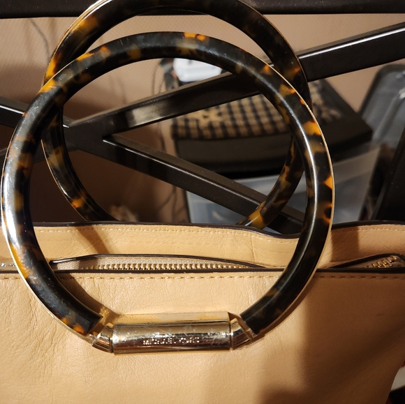 Michael Kors Herron Bucket Crossbody Bag - Picture 2 of 6